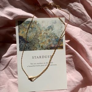 CHAIN TRIANGLE NECKLACE